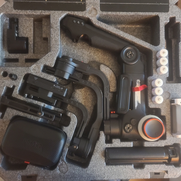 Advanced Black and Red VR Gimbal Stabilizer - Picture 1 of 7